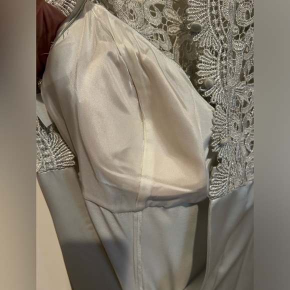 Silver evening gown - Picture 8 of 11